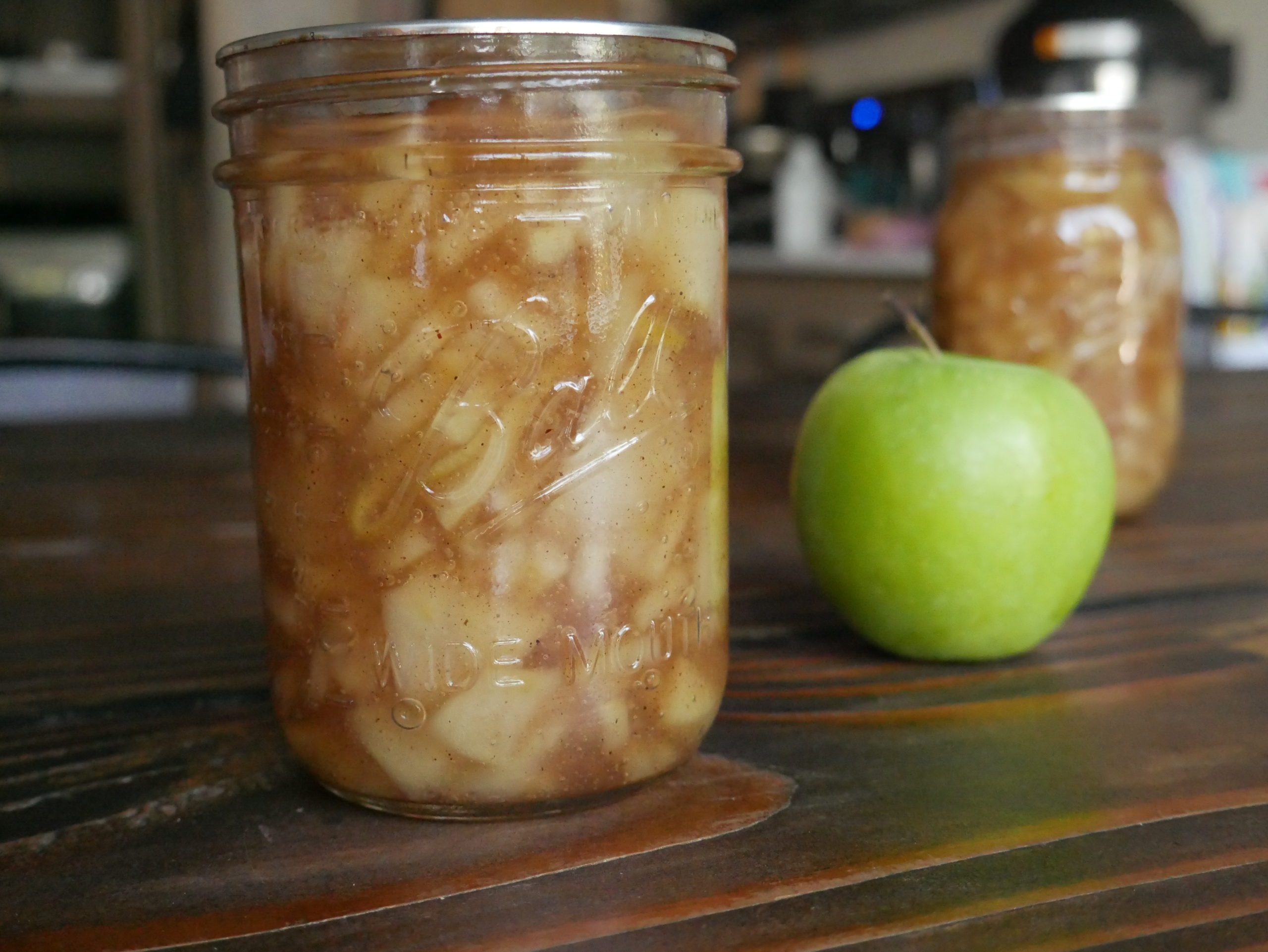 how many cans of apple pie filling for a pie